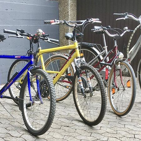 Living At Saarpartments -Adults Only- 2 Bedroom, Netflix - Business & Holiday Apartments For Long- And Short Term Stay, 3 Min To Train Station, Secure E-Bike Parking! 사르브루켄 외부 사진